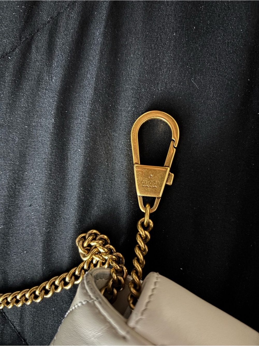 Gucci GG Marmont matelassé leather super mini bag - Picture 8 of 12